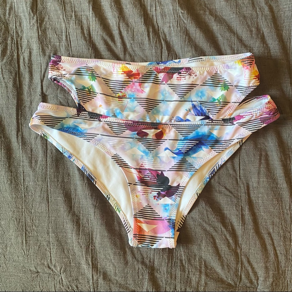 Multicolored high waisted swim bottom
